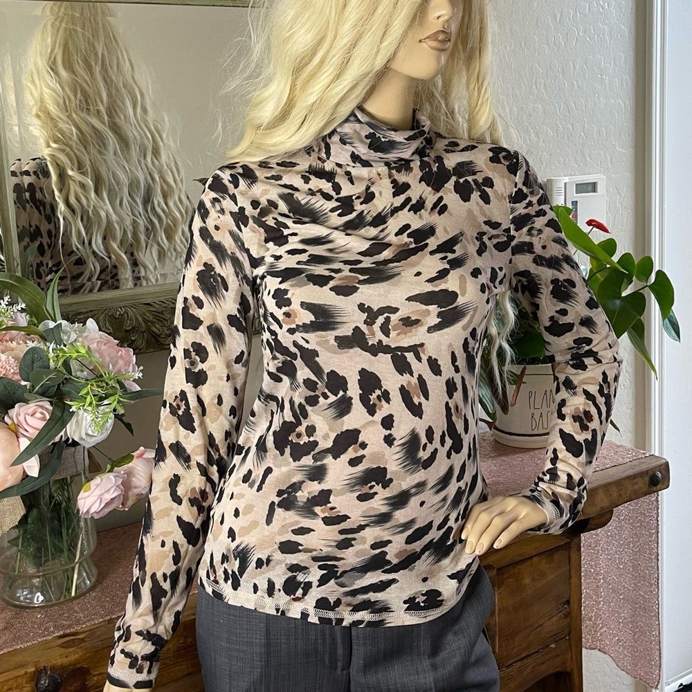BCBGMAXAZRIA Printed Turtleneck in Multi Size Small NWT - Picture 2 of 12